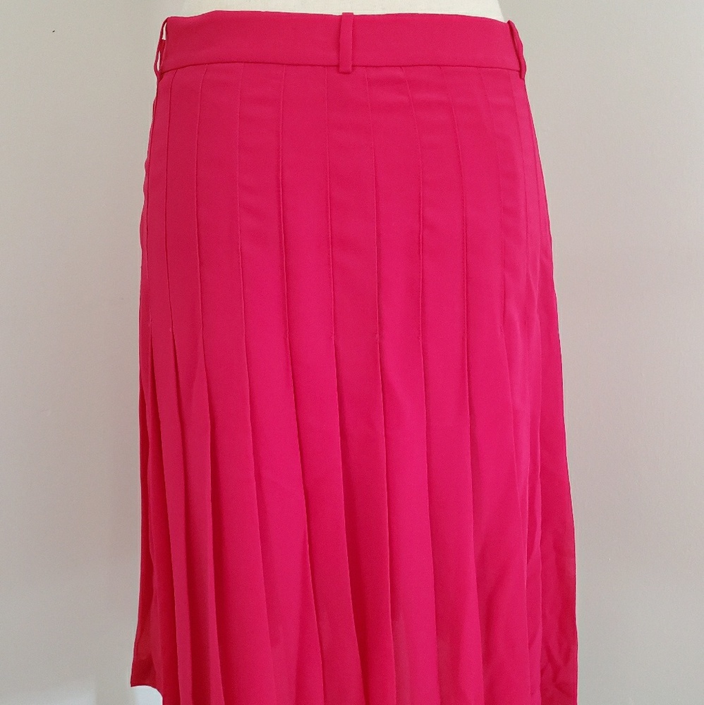 BCBG pleated pink skirt, size 4